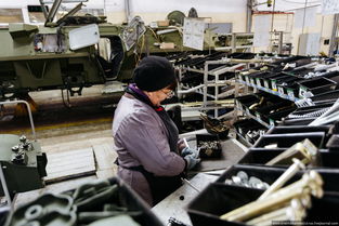 俄唯一轮式战车工厂曝光 号称 btr战车摇篮